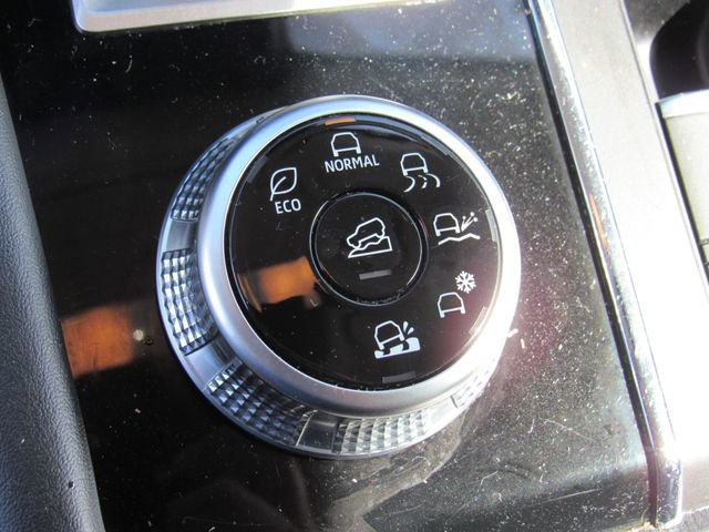 Used 2023 Mitsubishi Outlander SE image 29