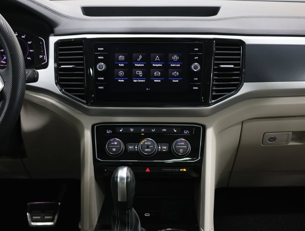 Certified 2023 Volkswagen Atlas SEL R-Line AWD/4WD image 19