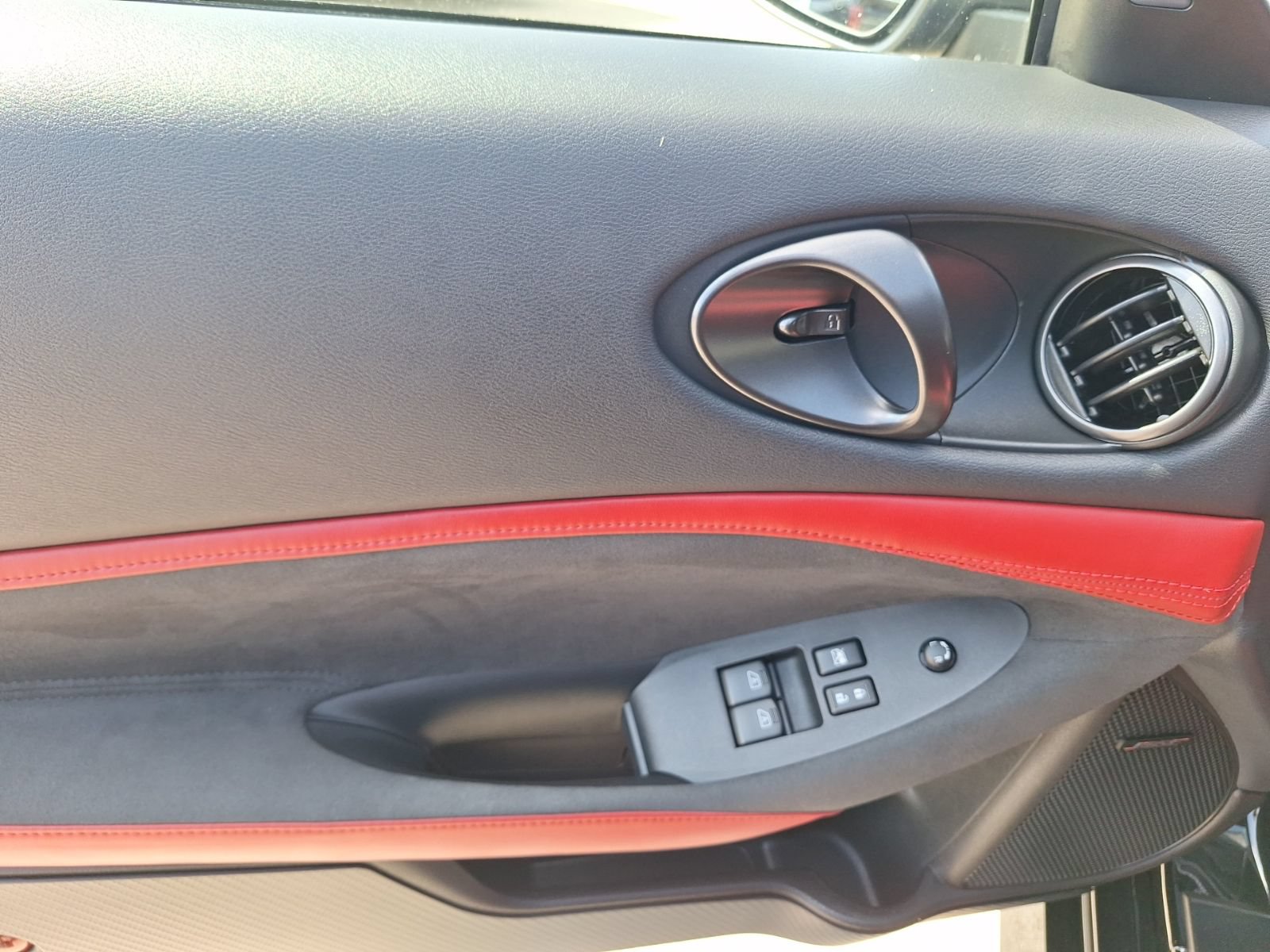 Used 2024 Nissan Z Performance w/ Floor Mat Package RWD image 17