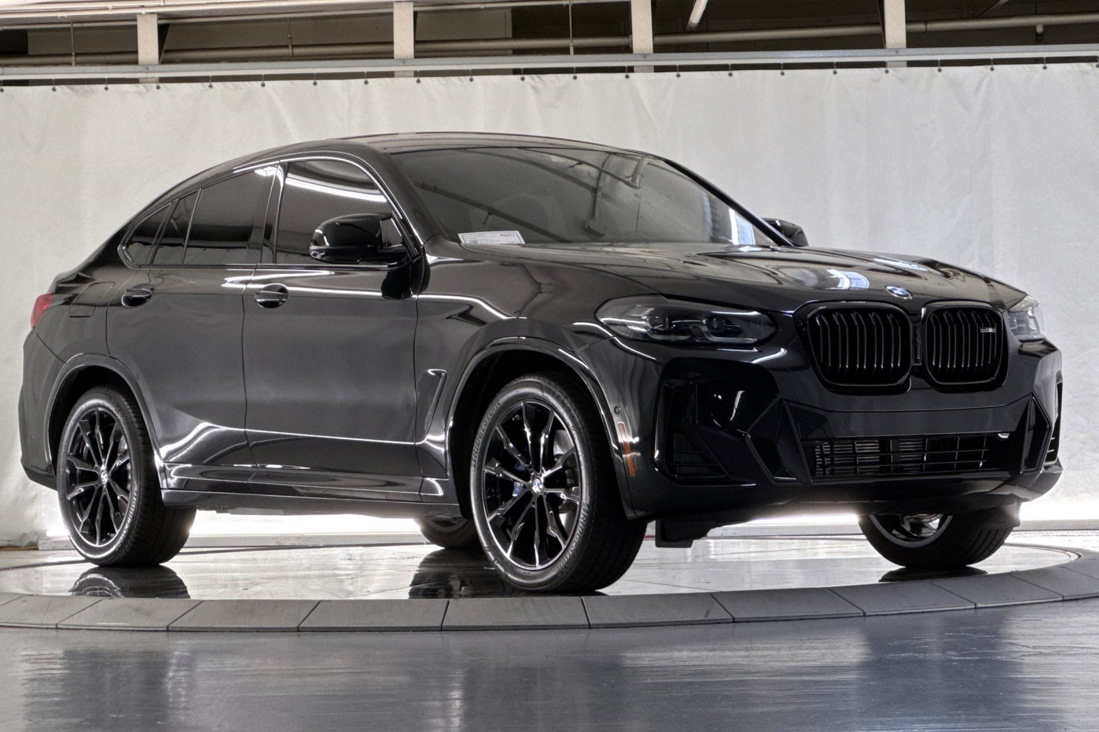 Certified 2025 BMW X4 M40i w/ Premium Package AWD/4WD image 6