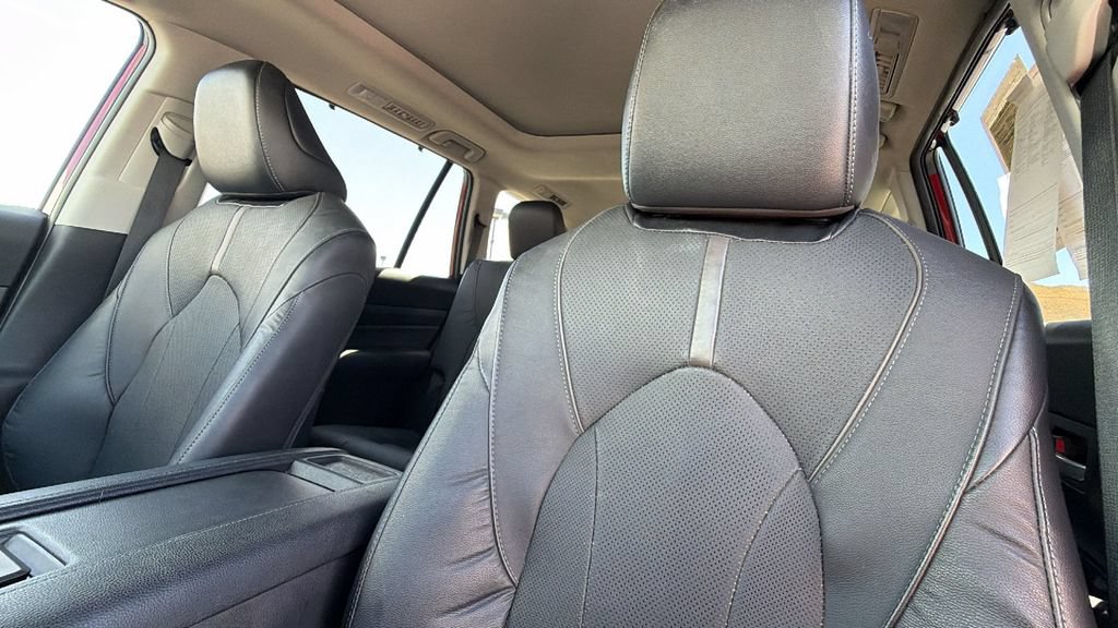 Used 2024 Toyota Grand Highlander AWD image 11