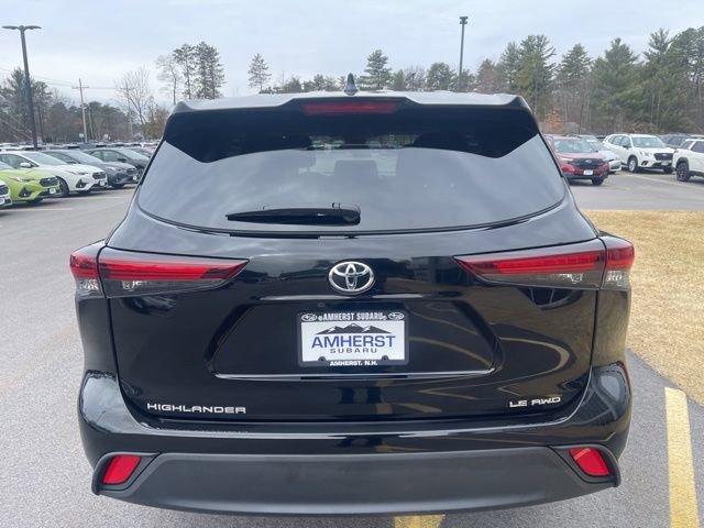 Used 2024 Toyota Highlander LE AWD/4WD image 6