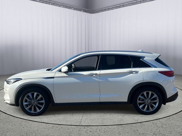Certified 2019 INFINITI QX50 Essential w/ Premium Heat Package FWD image 3