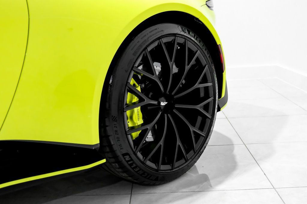 Used 2023 Aston Martin V12 Vantage RWD image 50