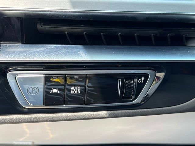 New 2025 Cadillac Lyriq Luxury w/ LPO, Floor Liner Package AWD/4WD image 28