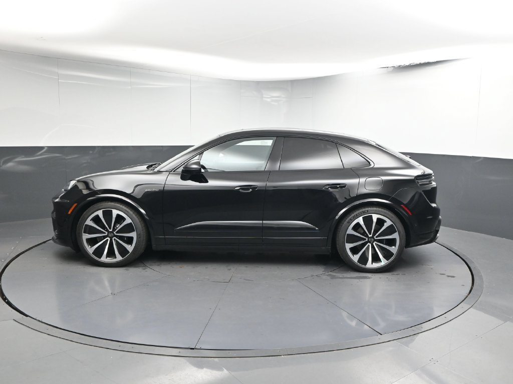 Certified 2025 Porsche Macan Turbo Electric AWD/4WD image 2
