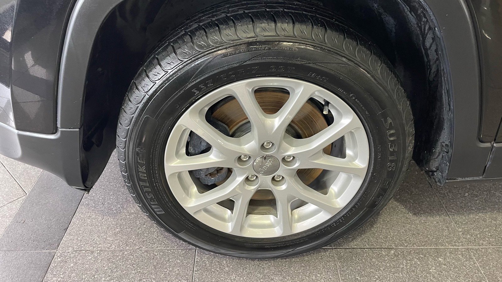 Used 2015 Jeep Cherokee Sport w/ Sport Appearance Group FWD image 22