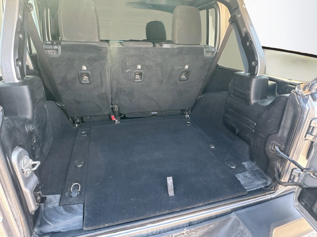Used 2018 Jeep Wrangler Unlimited Sport S AWD/4WD image 23