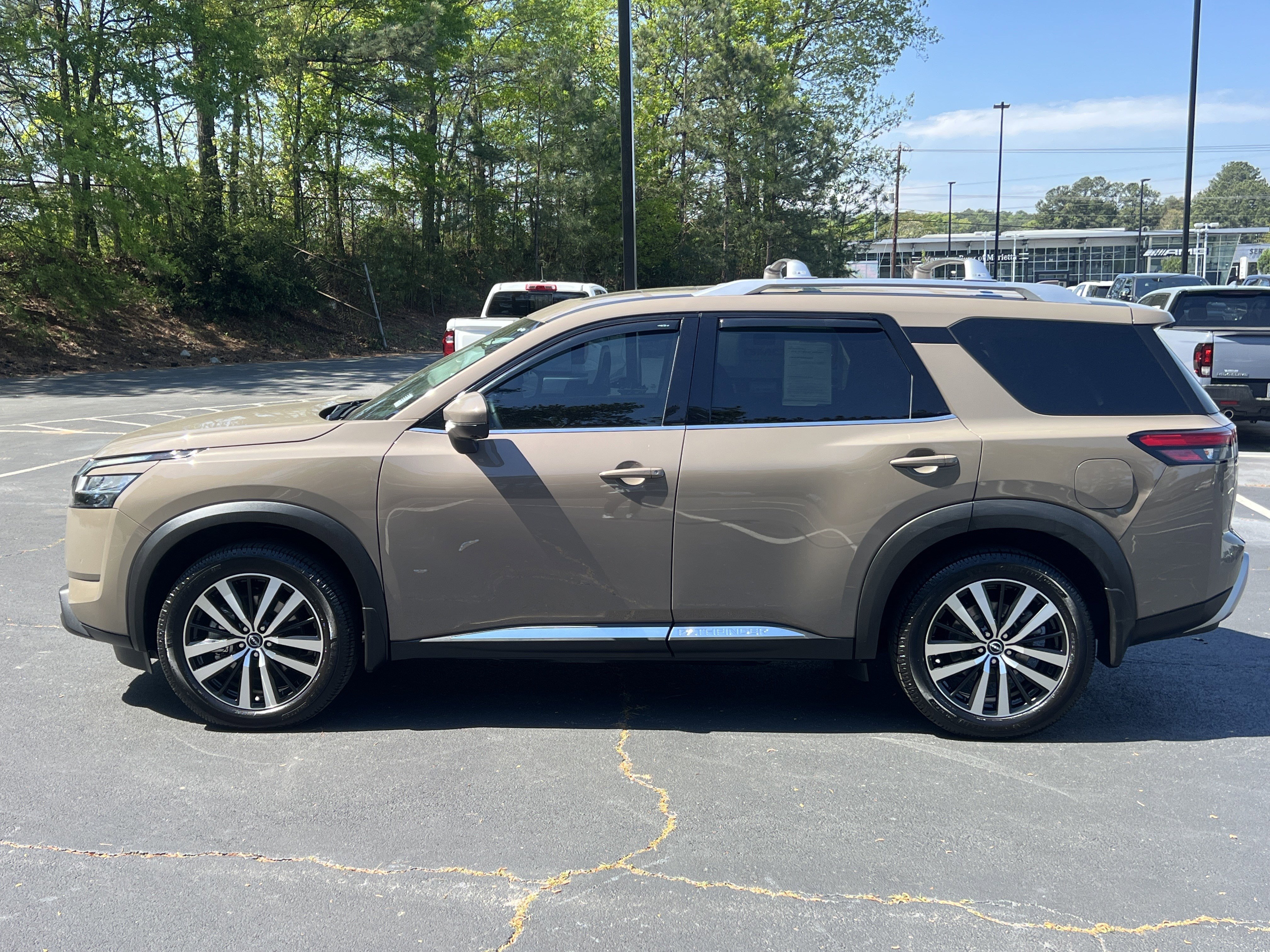 Used 2024 Nissan Pathfinder Platinum w/ Cargo Package image 4