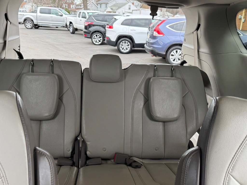 Used 2018 Chrysler Pacifica Touring-L w/ Advanced Safetytec Group FWD image 19