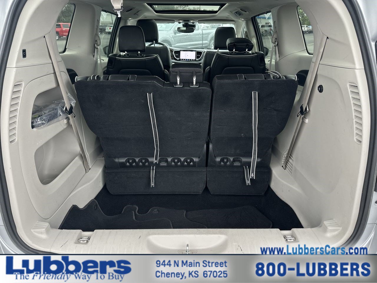 Used 2024 Chrysler Pacifica Limited FWD image 23