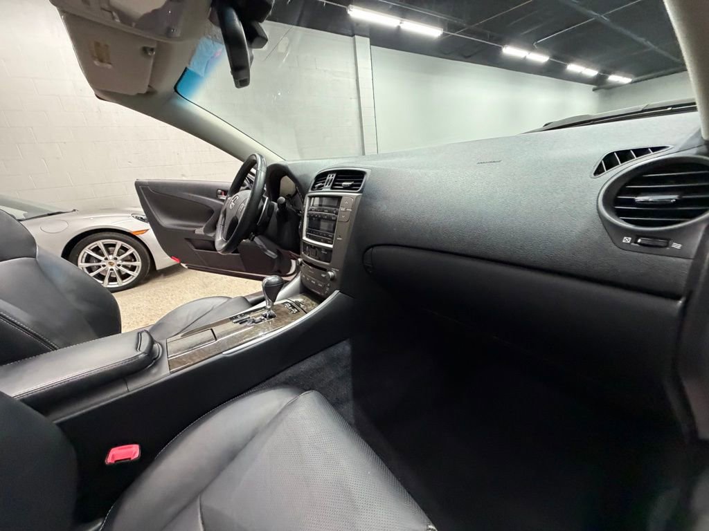 Used 2010 Lexus IS 250C RWD image 36