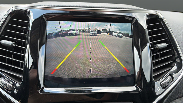 Used 2019 Jeep Cherokee Limited AWD/4WD image 14