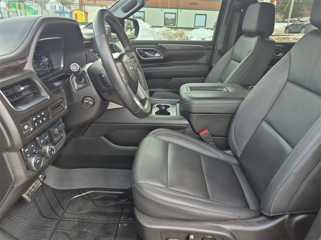 Used 2024 Chevrolet Suburban Z71 w/ Luxury Package image 18