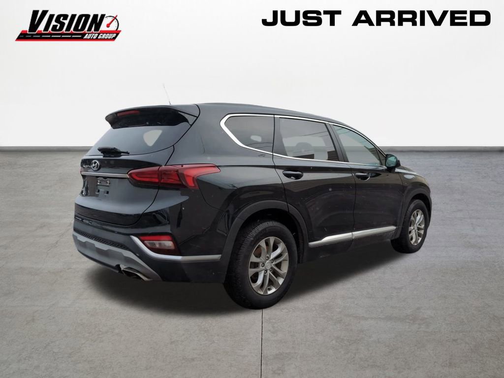 Used 2020 Hyundai Santa Fe SE image 5