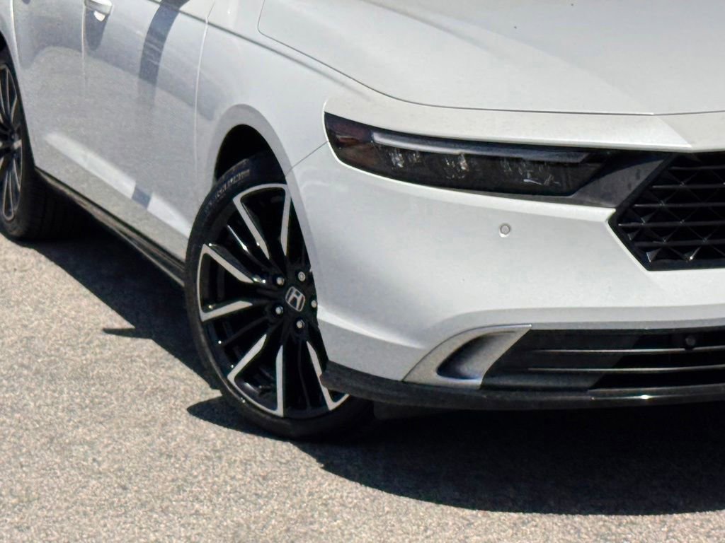 Used 2024 Honda Accord Touring image 4