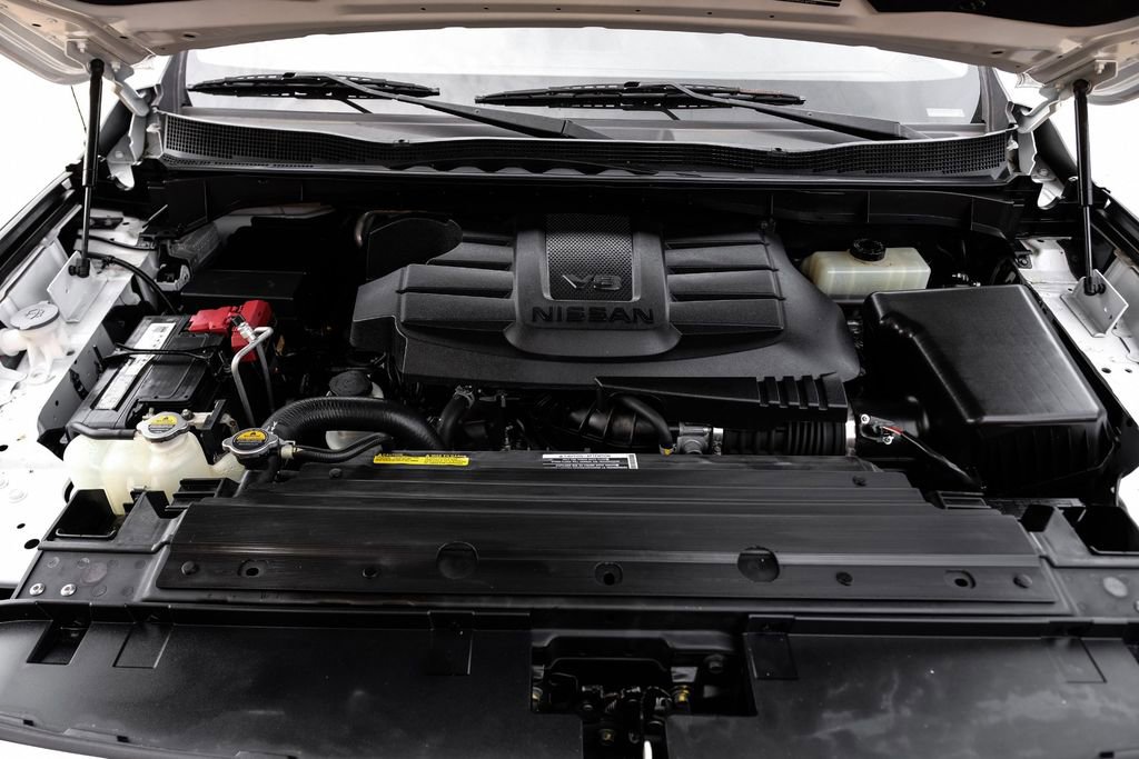 Used 2021 Nissan Titan SV image 48