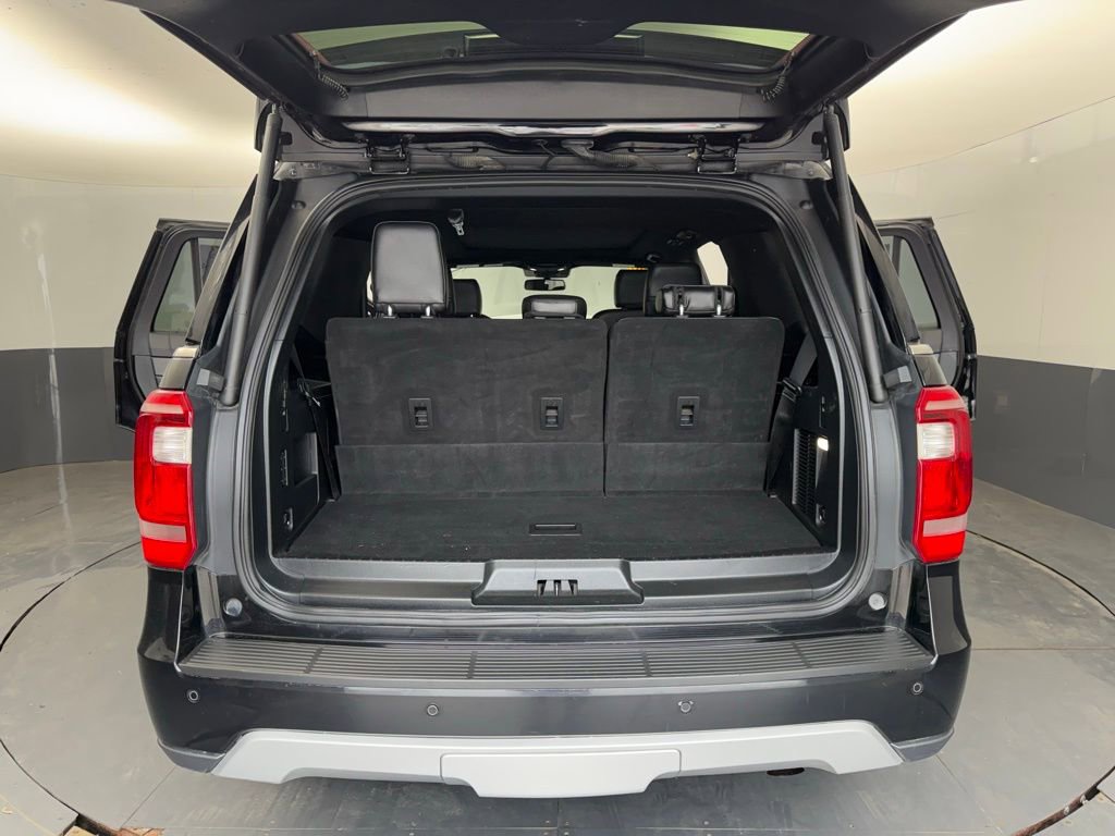 Used 2020 Ford Expedition XLT w/ Equipment Group 202A AWD/4WD image 6