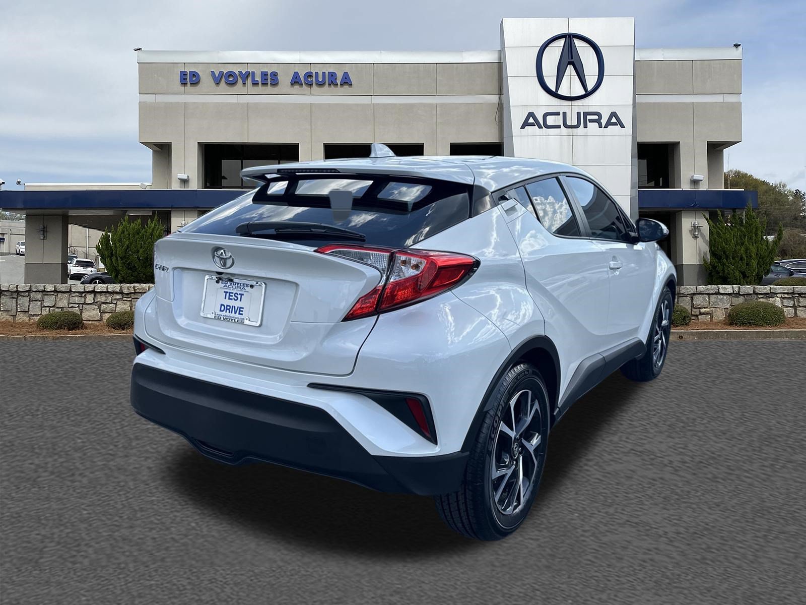 Used 2021 Toyota C-HR XLE FWD image 5