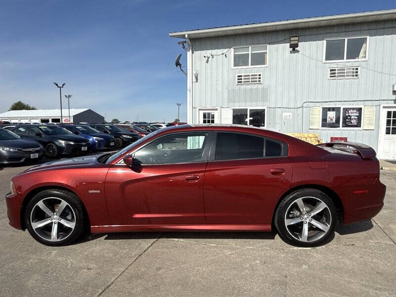 Used 2014 Dodge Charger SXT RWD image 3