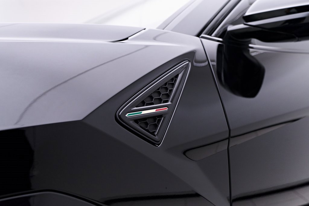 Used 2022 Lamborghini Urus image 18