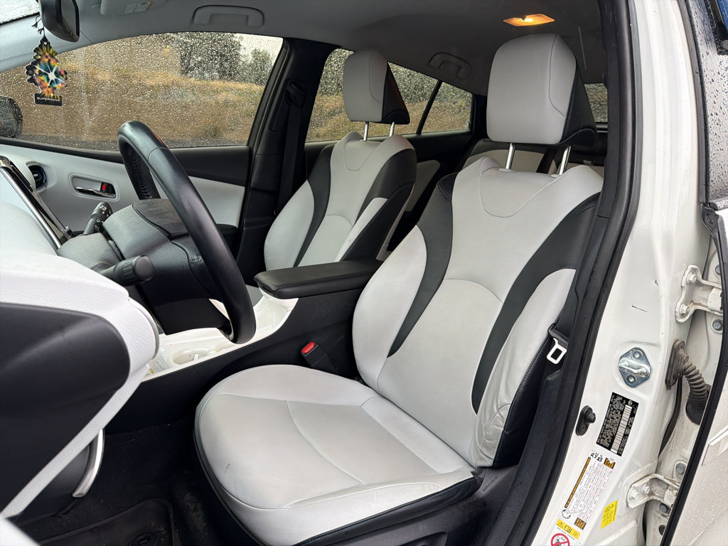 Used 2017 Toyota Prius Four Touring w/ Premium Convenience Package FWD image 2