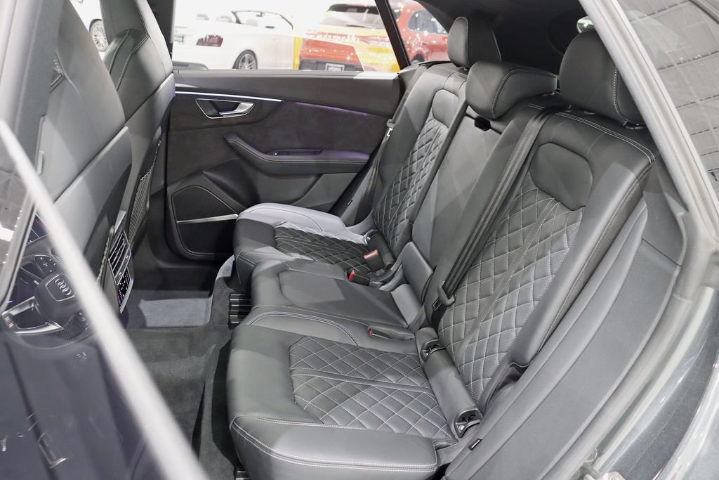 Used 2022 Audi SQ8 Prestige AWD/4WD image 31