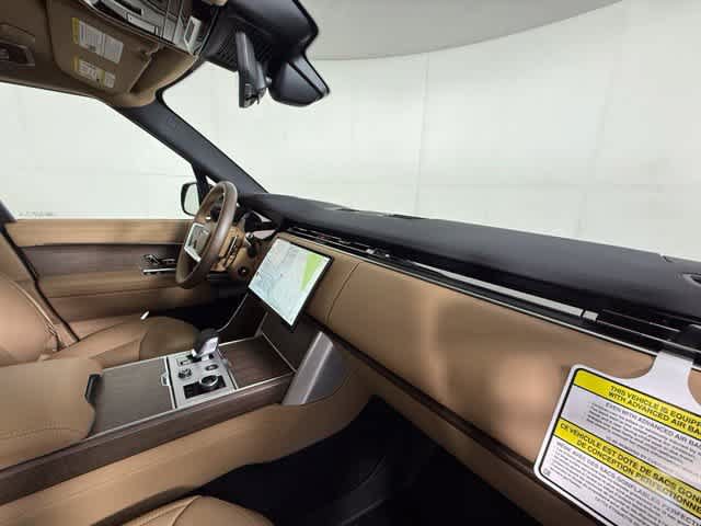 New 2027 Land Rover Range Rover Long Wheelbase SE AWD/4WD image 32