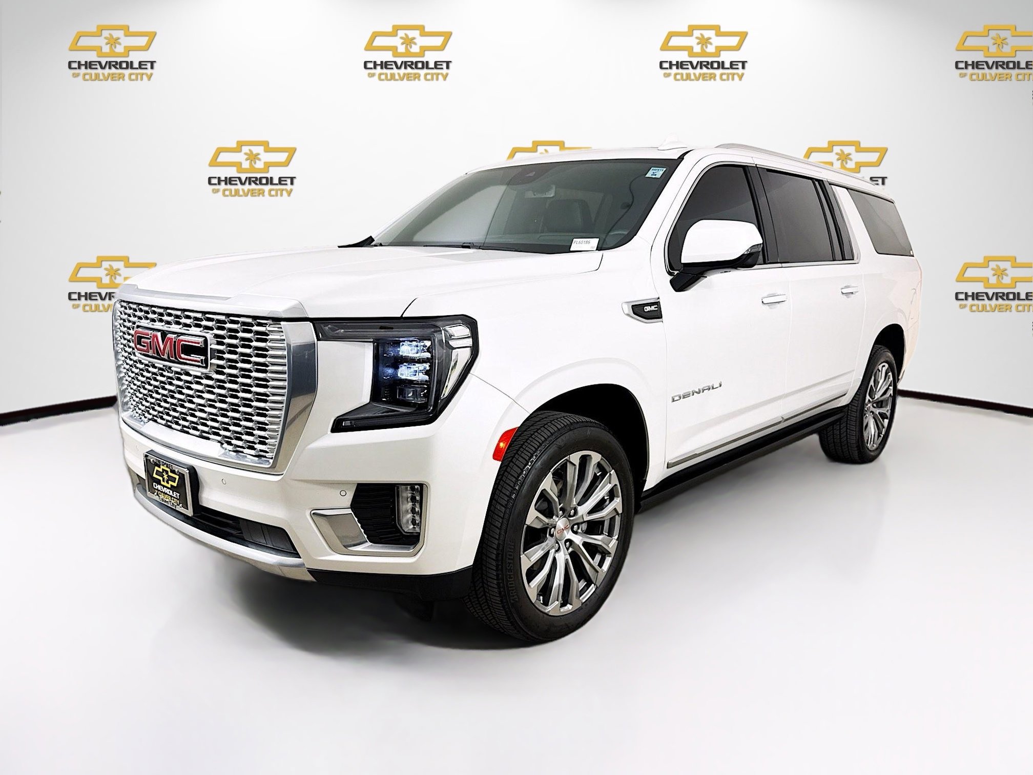 Used 2024 GMC Yukon XL Denali image 3