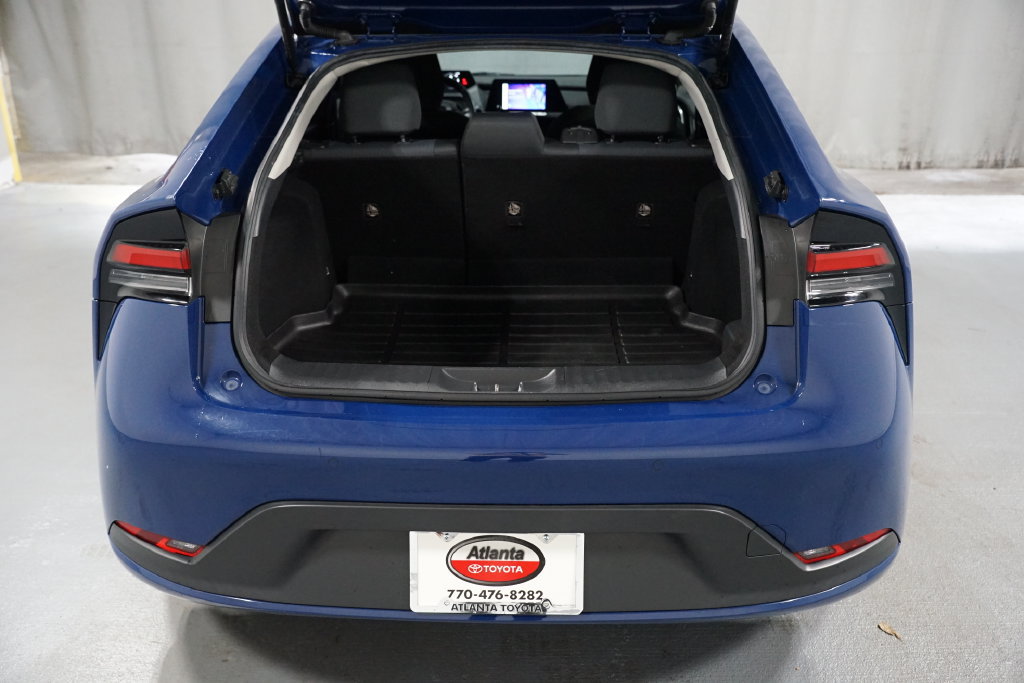 Certified 2024 Toyota Prius LE FWD image 32