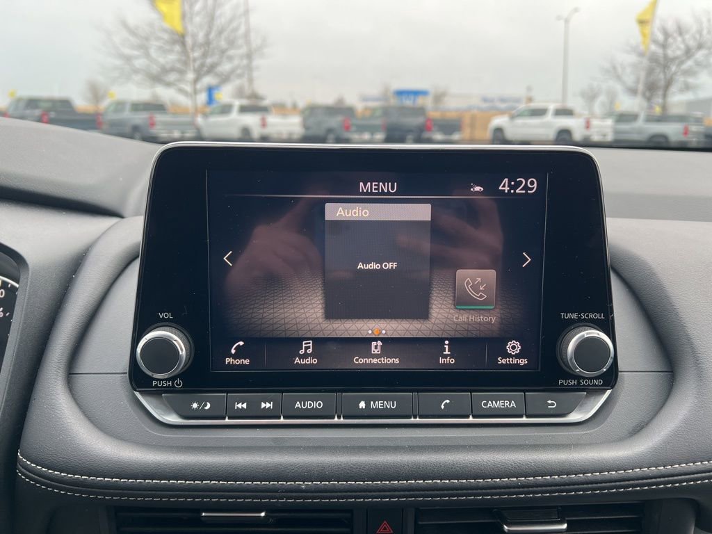 Used 2025 Nissan Rogue SV image 18