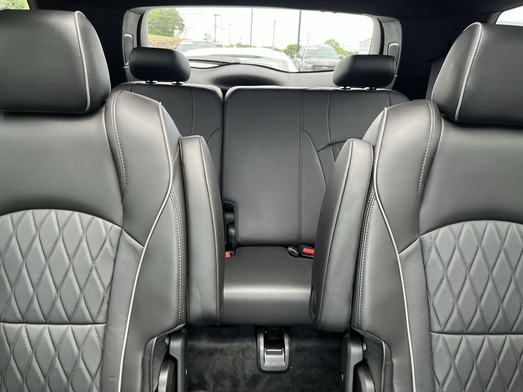 Used 2023 Buick Enclave Avenir w/ Avenir Technology Package AWD/4WD image 25