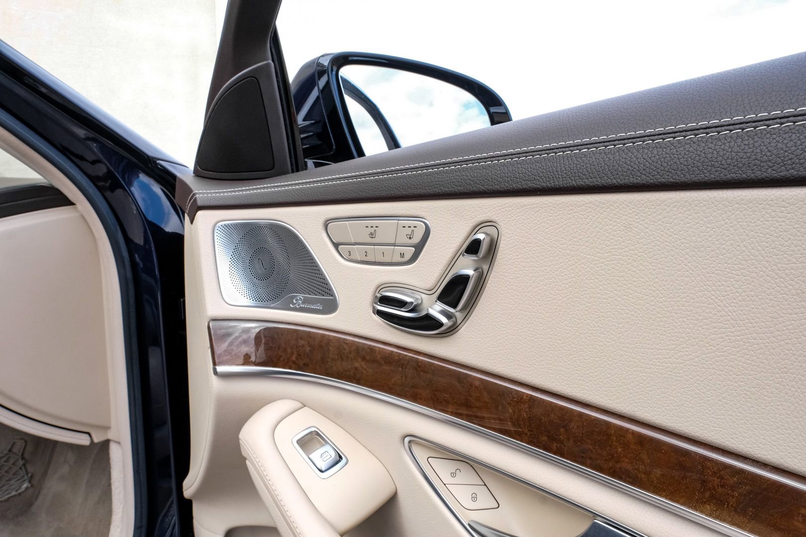 Used 2015 Mercedes-Benz S 550 Sedan w/ Sport Package image 45