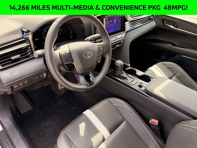 Used 2025 Toyota Camry SE FWD image 7