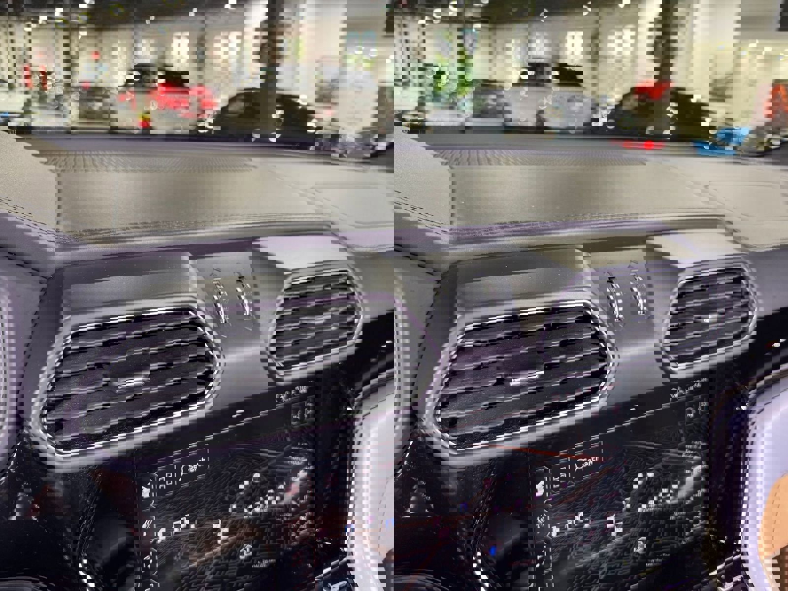 Used 2021 Lamborghini Urus image 26