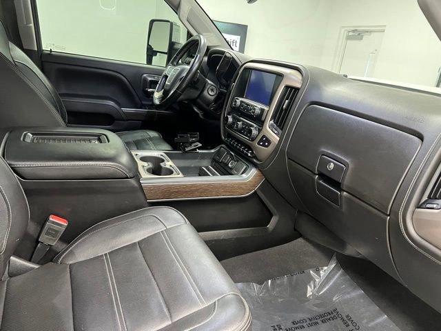 Used 2019 GMC Sierra 2500 Denali w/ Duramax Plus Package AWD/4WD image 59