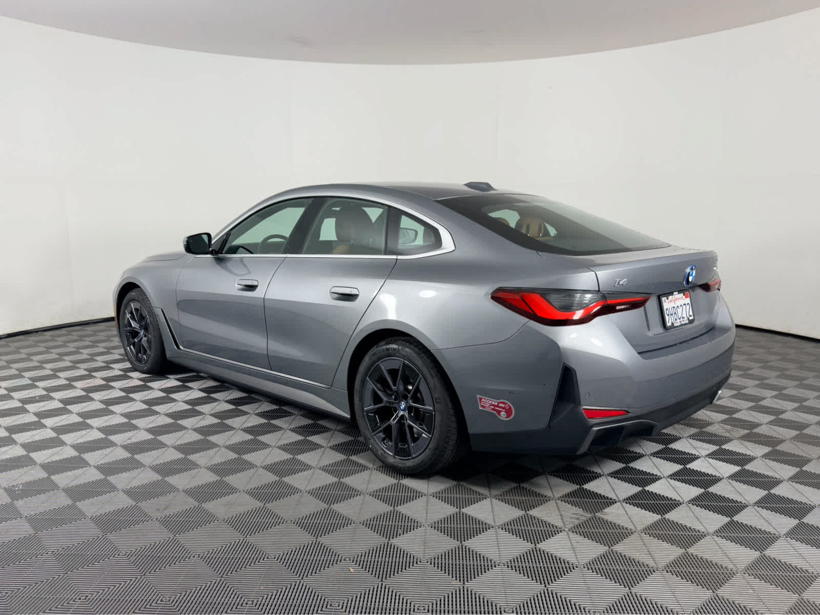 Used 2023 BMW i4 eDrive35 RWD image 5