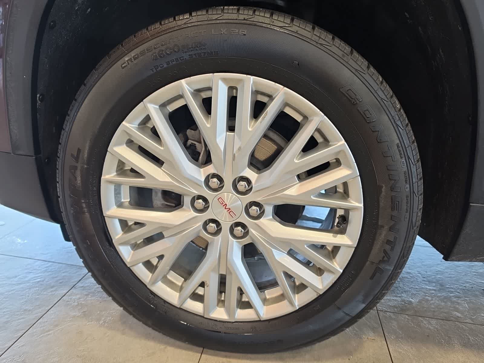 Used 2024 GMC Acadia Elevation AWD/4WD image 19