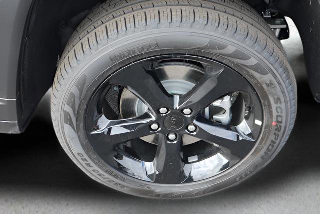 New 2025 Jeep Grand Cherokee L Limited w/ Black Appearance Package image 28