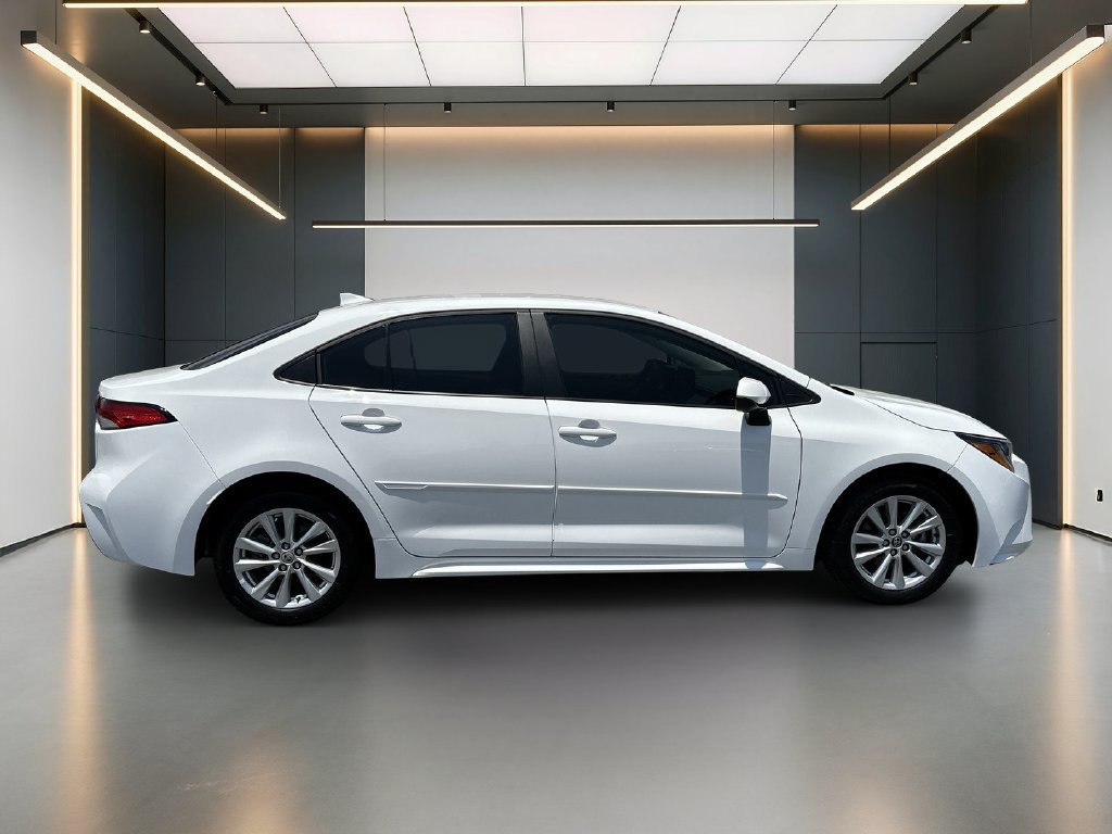 Used 2024 Toyota Corolla LE w/ LE Convenience Package FWD image 7