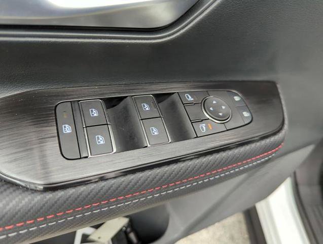 Certified 2025 Nissan Kicks SR image 30