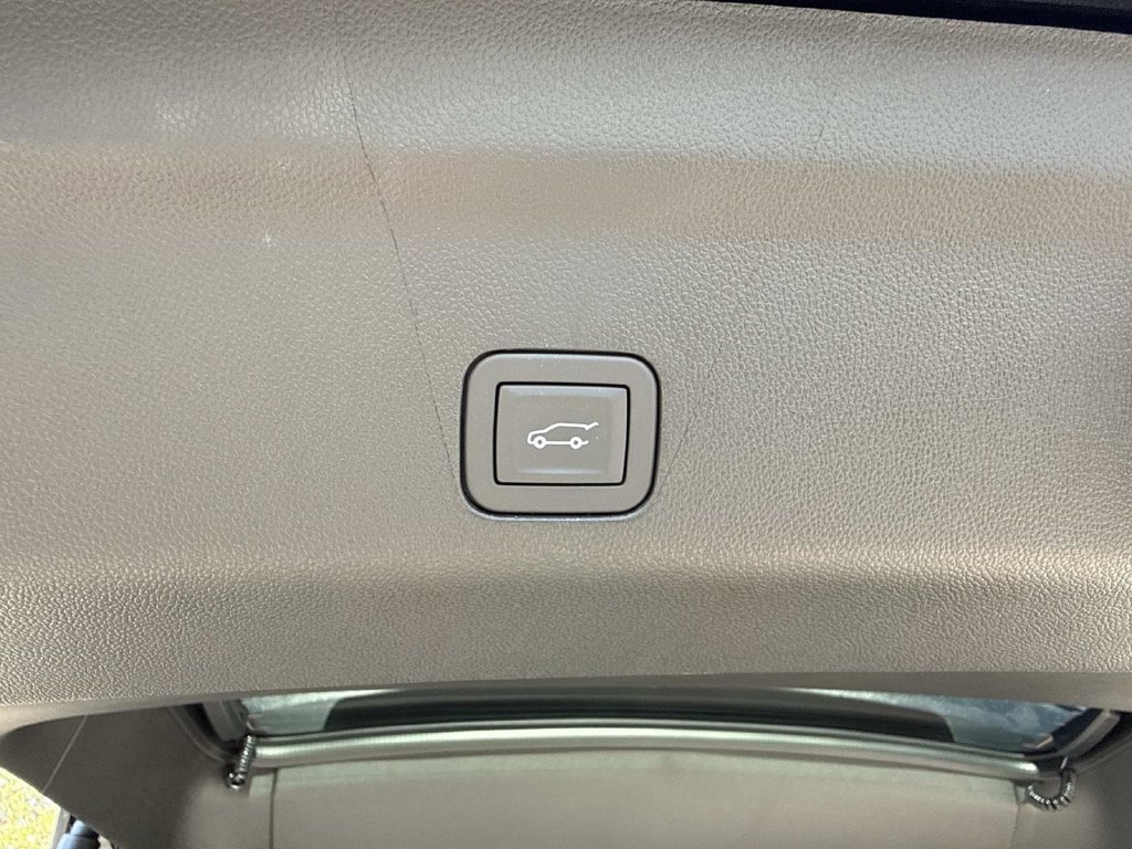 New 2026 Cadillac Escalade ESV Platinum Luxury w/ LPO, Floor Liner Package AWD/4WD image 12