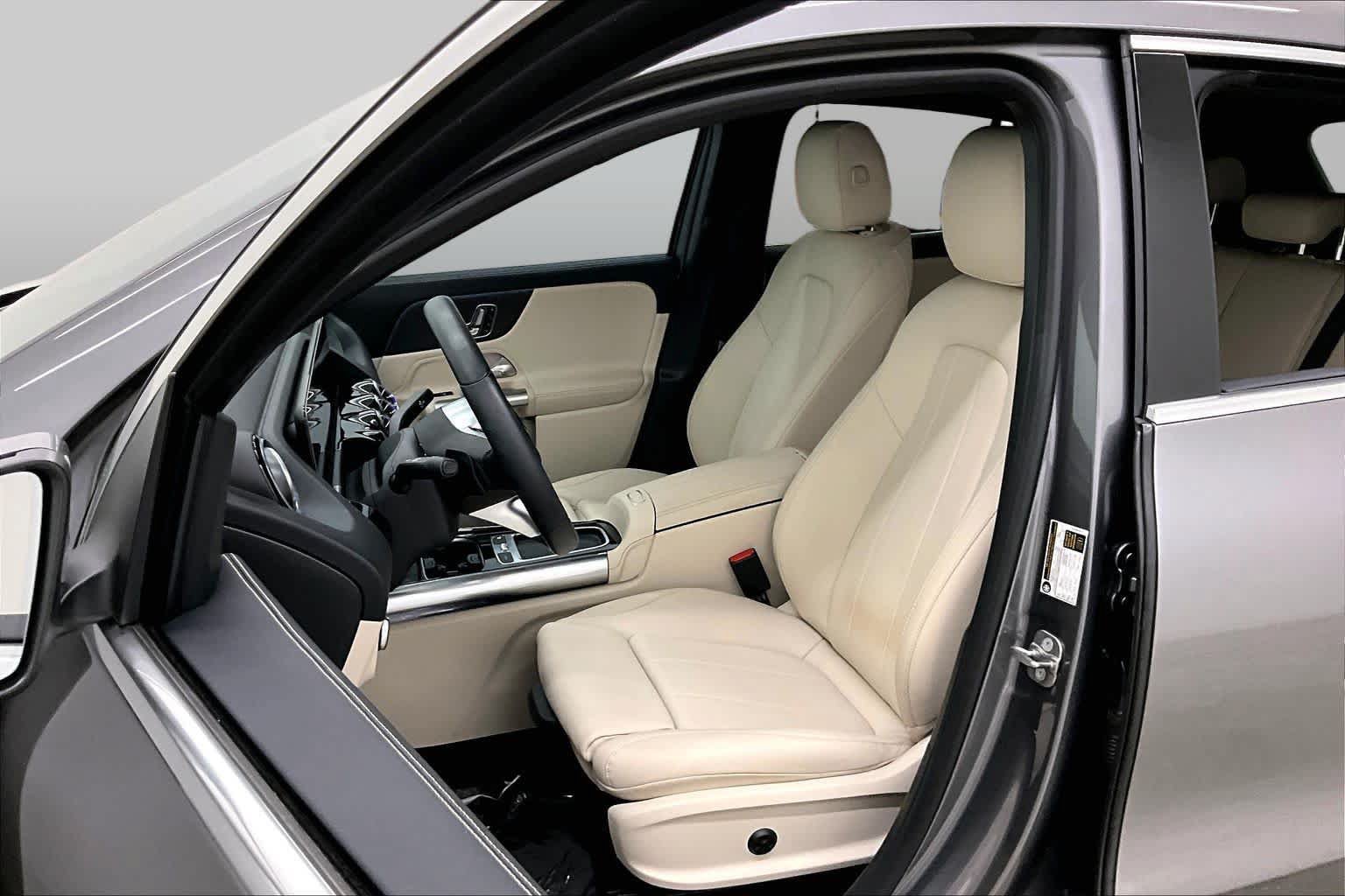 Certified 2025 Mercedes-Benz GLA 250 4MATIC image 8