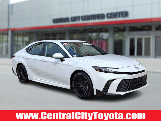 Used 2025 Toyota Camry SE