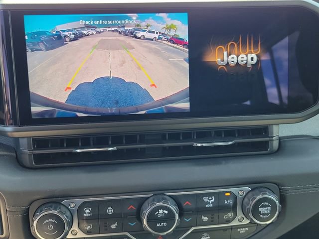 Used 2024 Jeep Wrangler Sahara image 28