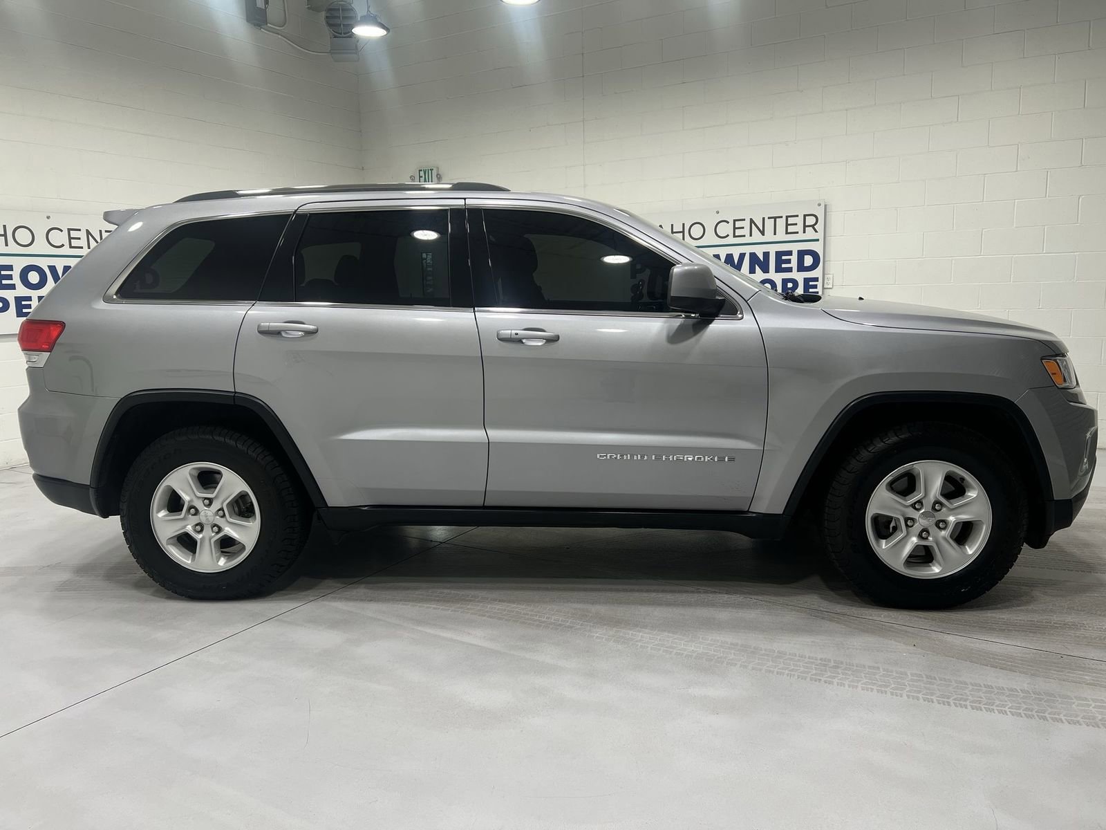 Used 2015 Jeep Grand Cherokee Laredo w/ Quick Order Package 23E image 9