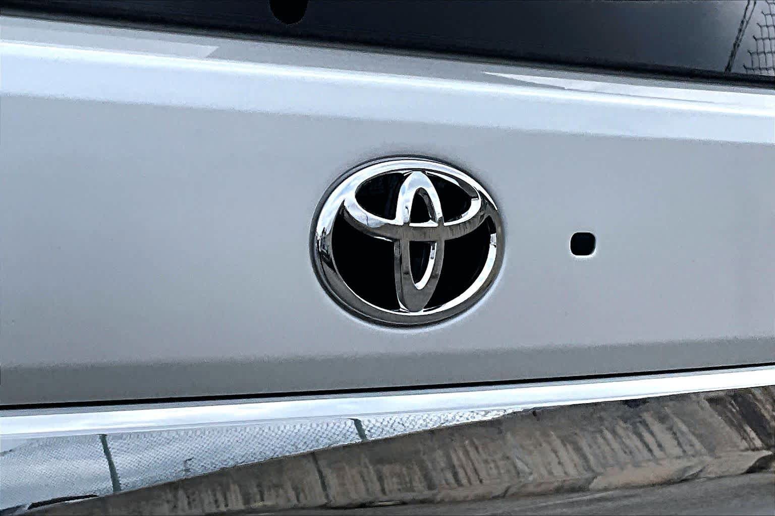 Used 2026 Toyota Sequoia Limited AWD/4WD image 31
