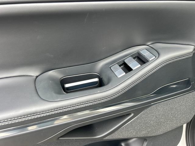 Used 2025 Lincoln Navigator Reserve AWD/4WD image 36