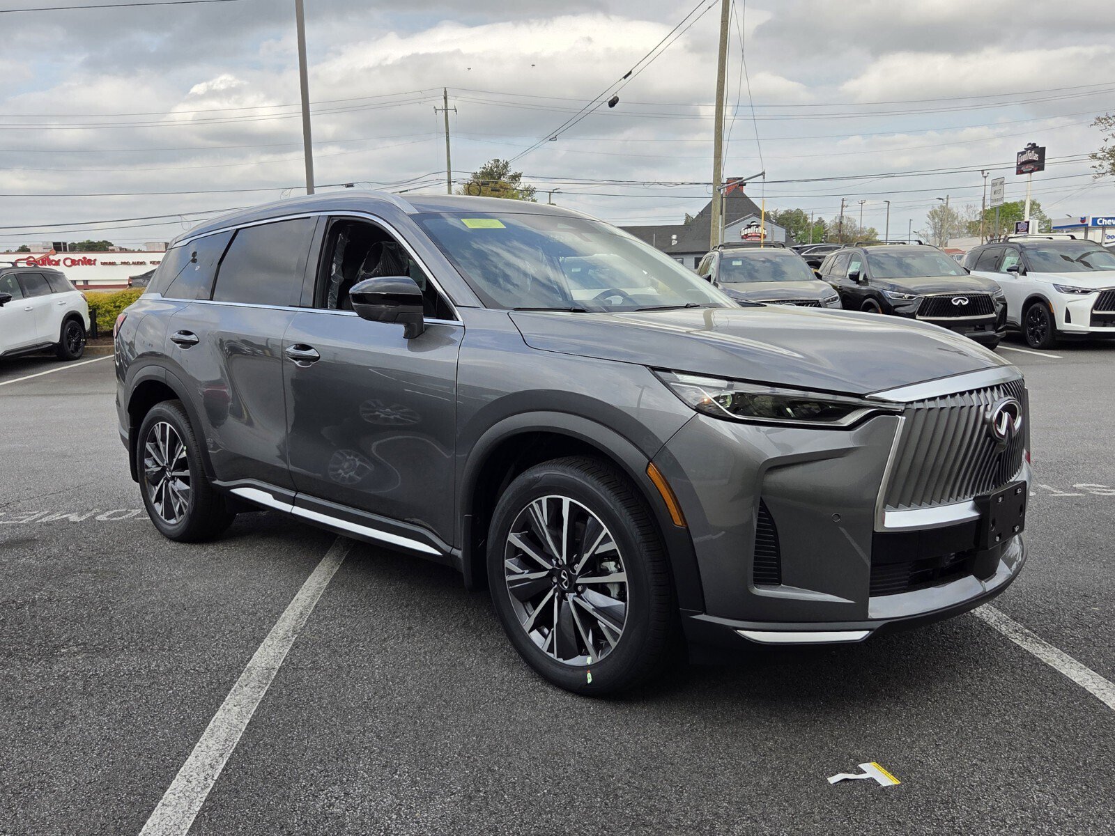 New 2026 INFINITI QX60 Luxe w/ Family Package image 4