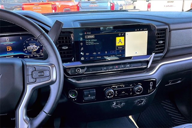 Used 2024 Chevrolet Silverado 2500 LT image 10